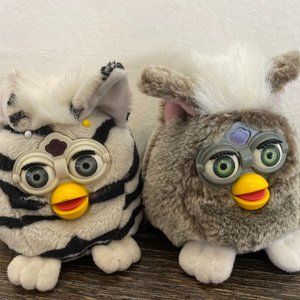 Bundle Lot of 2 1999 Furby Buddies Hug More Plush Bean Bag Tiger Electronics